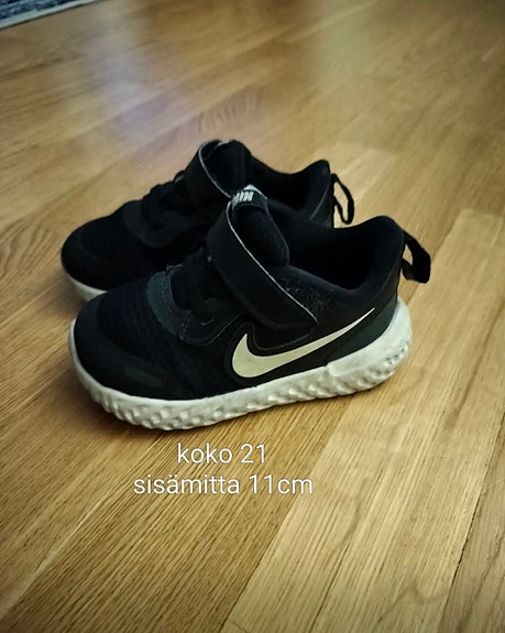 Nike revolution koko 21