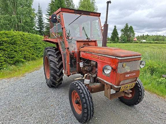 Zetor 4712 traktori