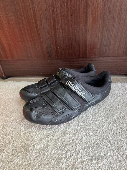 Koko 43 Diadora pyöräilykengät