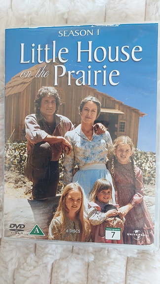 Pieni talo preerialla DVD