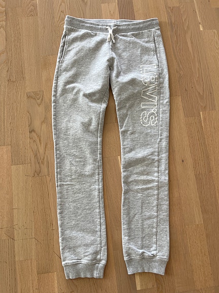 Levi’s verkkarit koko 16v