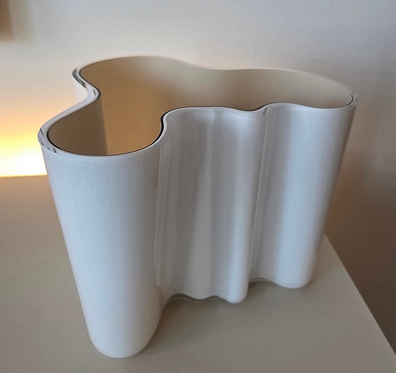 Kaksivärinen Aalto maljakko 160mm valkoinen-pellava
