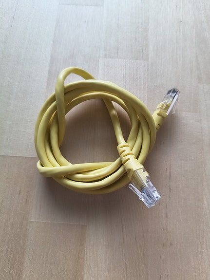 Keltainen verkkokaapeli RJ45 1.5m