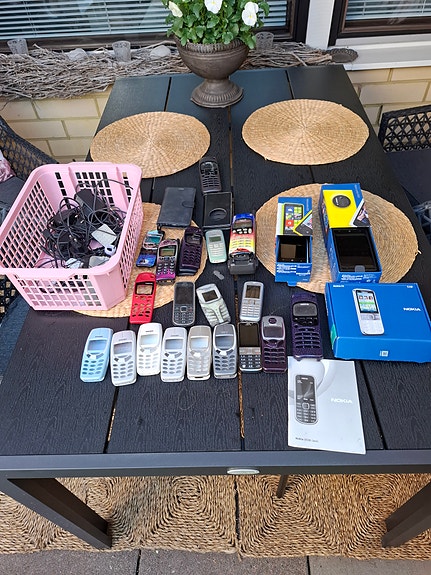 Nokia vanhoja matkapuhelimia ja älypuhelimia