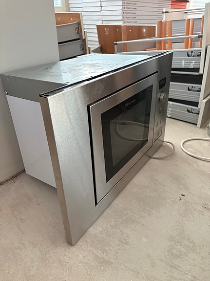Electrolux mikroaaltouuni ja uuni/keittotaso