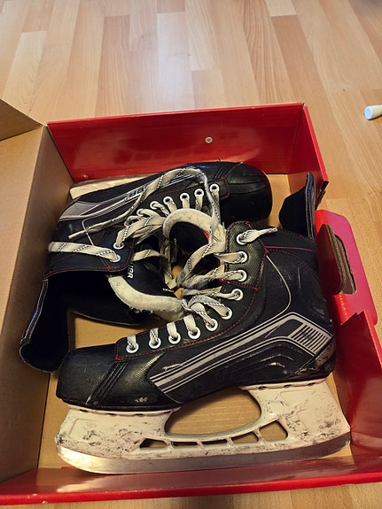 Bauer X 400 luistimet. Koko: 45