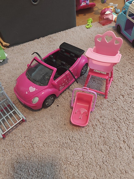 Barbie auto ja tarvikkeet leikkeihin