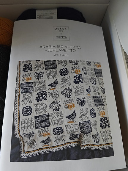 Arabia x Novita 150 vuotta juhlapaketti lankoja ja juhlapeitto