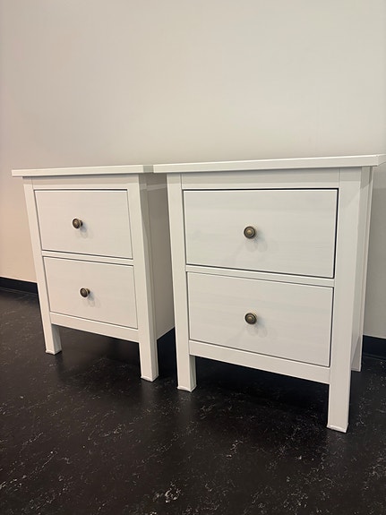 IKEA Hemnes yöpöydät / pikkulipastot 2kpl