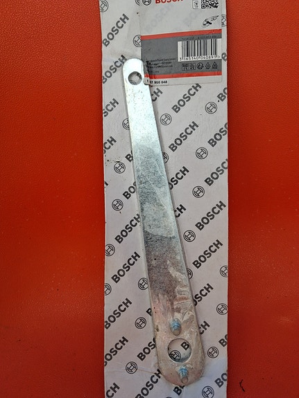 Bosch kulmahiomakoneen avain 230 mm koneisiin