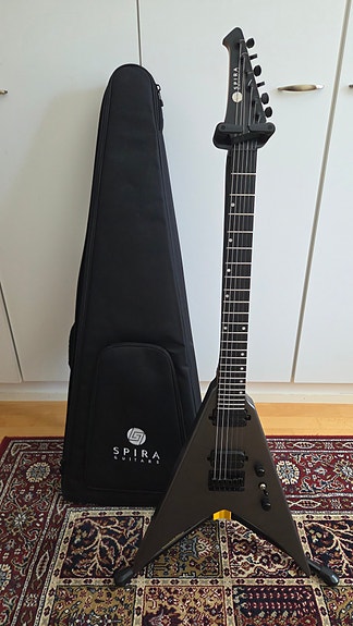 Spira sähkökitara V-400 malli harmaa