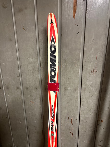 Atomic SKI Expert -maastohiihtosukset siteillä