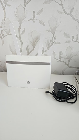 Huawei 4G reititin B525s-65a