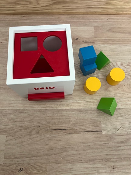 BRIO palikkalaatikko ja palikat
