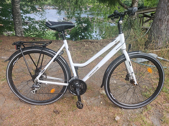 Naisten hybridipyörä