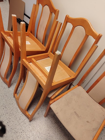 6 käytettyä puutuolia
