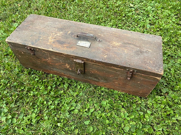 Vanha puinen laatikko
