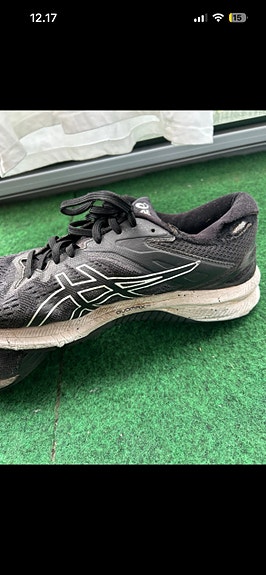 Asics juoksukengät koko 44 musta