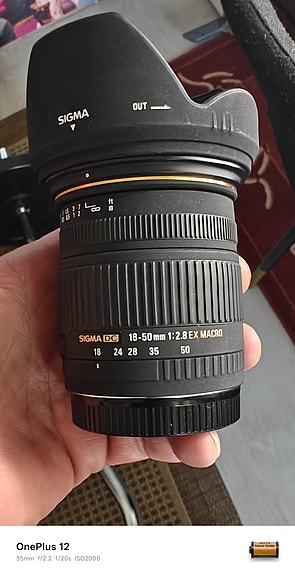 Sigma 18-50mm f/2.8 EX Macro zoom-objektiivi