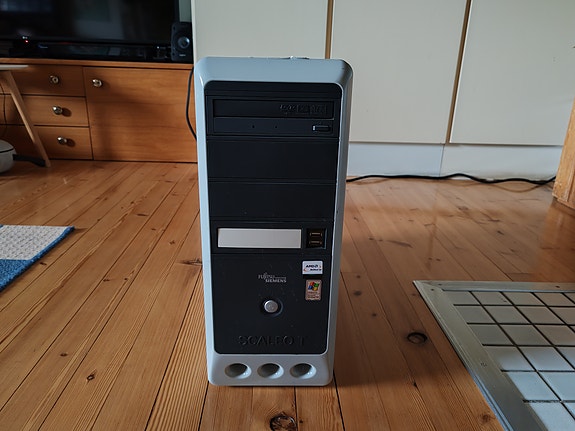 Fujitsu Siemens Scaleo T (Win XP) Retro PC