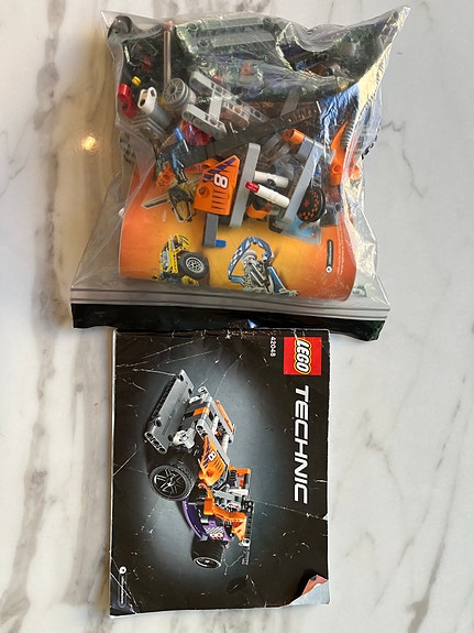 LEGO Technic auto 42048