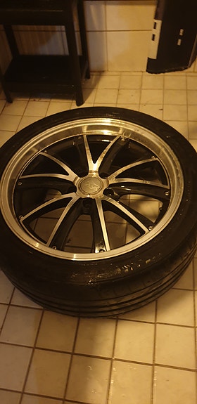 myynnissä entisen audi a6 2005 vm vanteet.