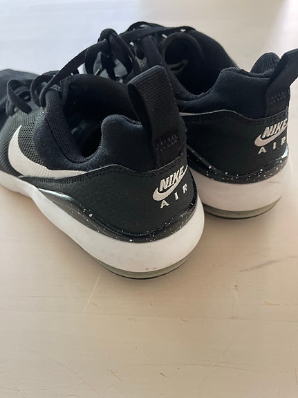 Nike juoksulenkkarit