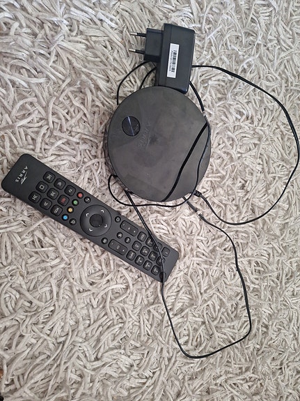 arris digiboxi + kaukosäädin