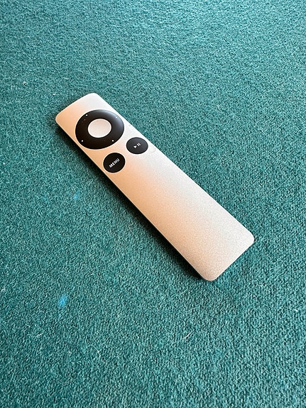 Apple TV remote kaukosäädin