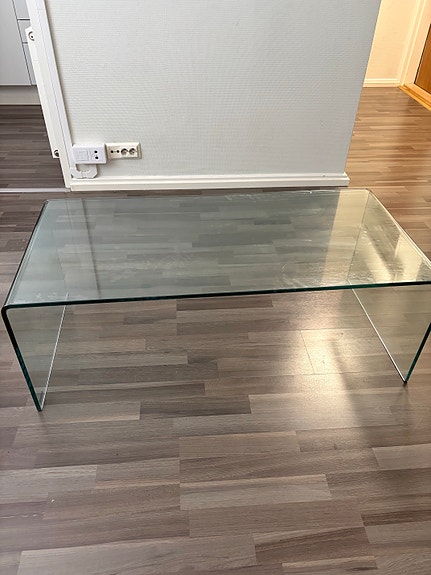 Italialainen natuzzi lasinen sohvapöytä