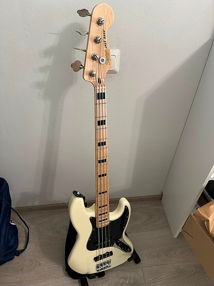 Squier Affinity Jazz Bass for Sale