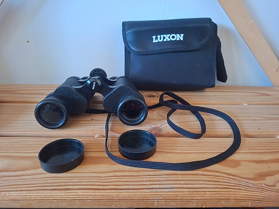 Myydään Luxon 8x30 kiikarit