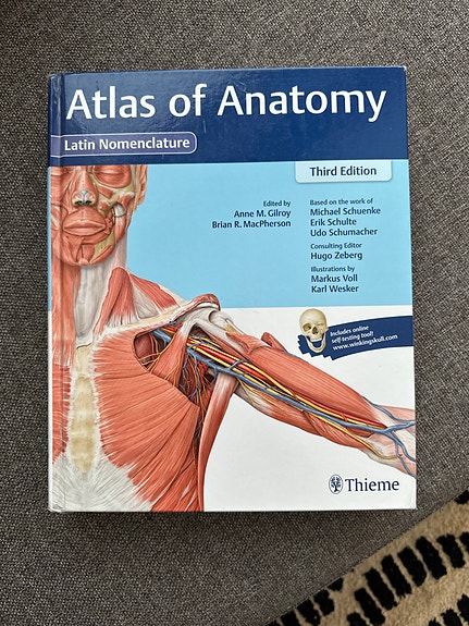 Atlas of Anatomy - Latin Nomenclature (Third Edition) lääketieteen oppikirja