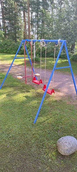 Lasten pihakeinu, myös vaihto jalkapallo maaliin