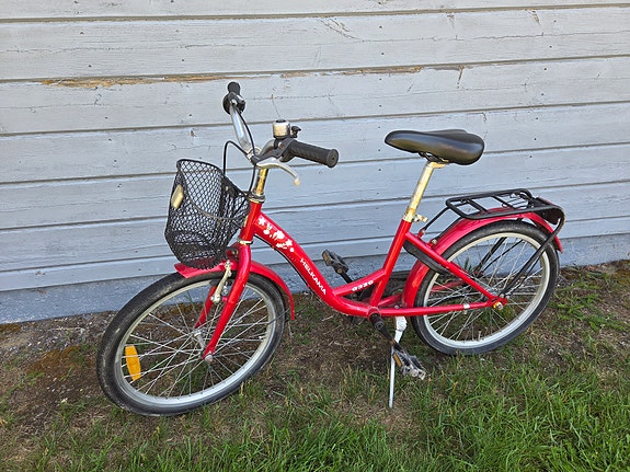 Myydään tyttöjen 20" Helkama polkupyörä