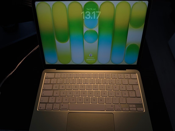 Apple MacBook kannettava tietokone vaalea