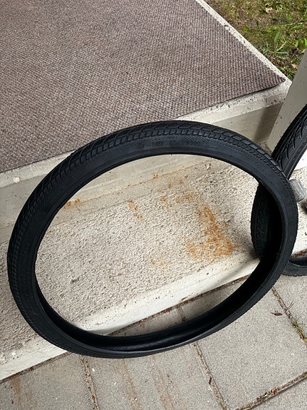 Polkupyörän rengas musta 24”