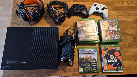 Xbox one pelikone ja pelejä