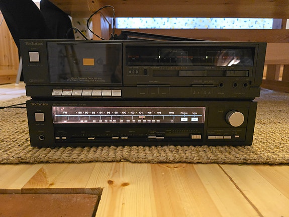 Technics setti: SA-120 viritinvahvistin + RS-B10 kasettidekki