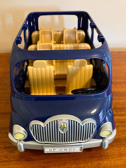 Sylvanian Families iso perheauto