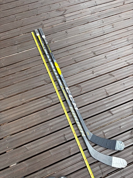 2x jääkiekko maila, yht. 5e