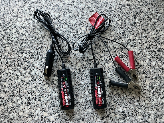 Traxxas laturit