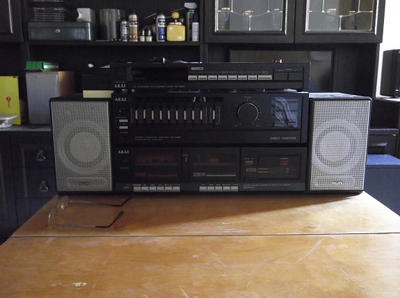 Akai AM-A200