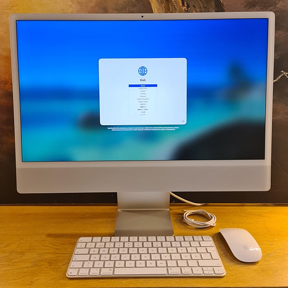iMac 24″ M1 2021 (8GB / 256GB SSD), 4x USB C-porttia