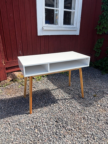 Lasten kirjoituspöytä