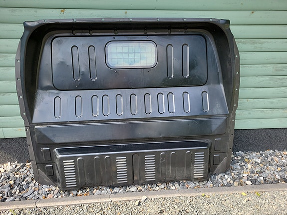 Ford Transit MK7 tavaratilan väliseinä
