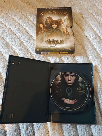 LOTR: Sormuksen Ritarit DVD-elokuva