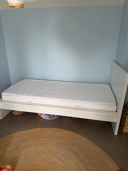 Ikea MALM sänky ja patja
