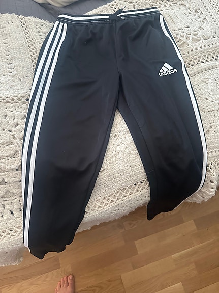 Adidas, Miesten verkkarihousut