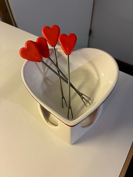Fonduepata sydän sydämenmuotoinen pata fondue sydämet sydänkuvio astia keittiö